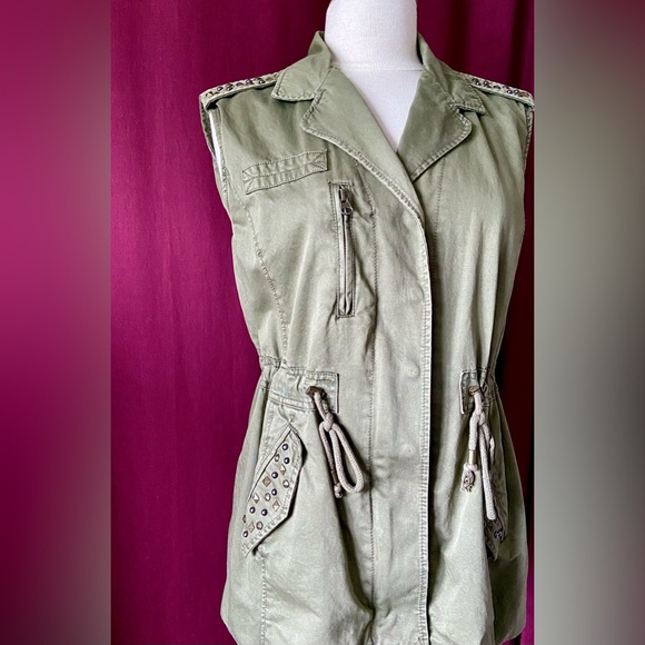 Utility vest - Picture 2 of 3